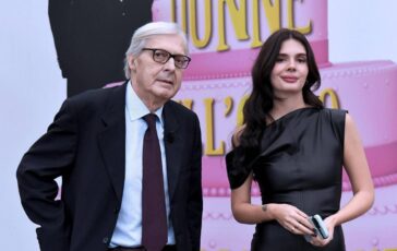 Vittorio Sgarbi ricoverato al Gemelli la preoccupazione della figlia Evelina La sofferenza e evidente 364x230