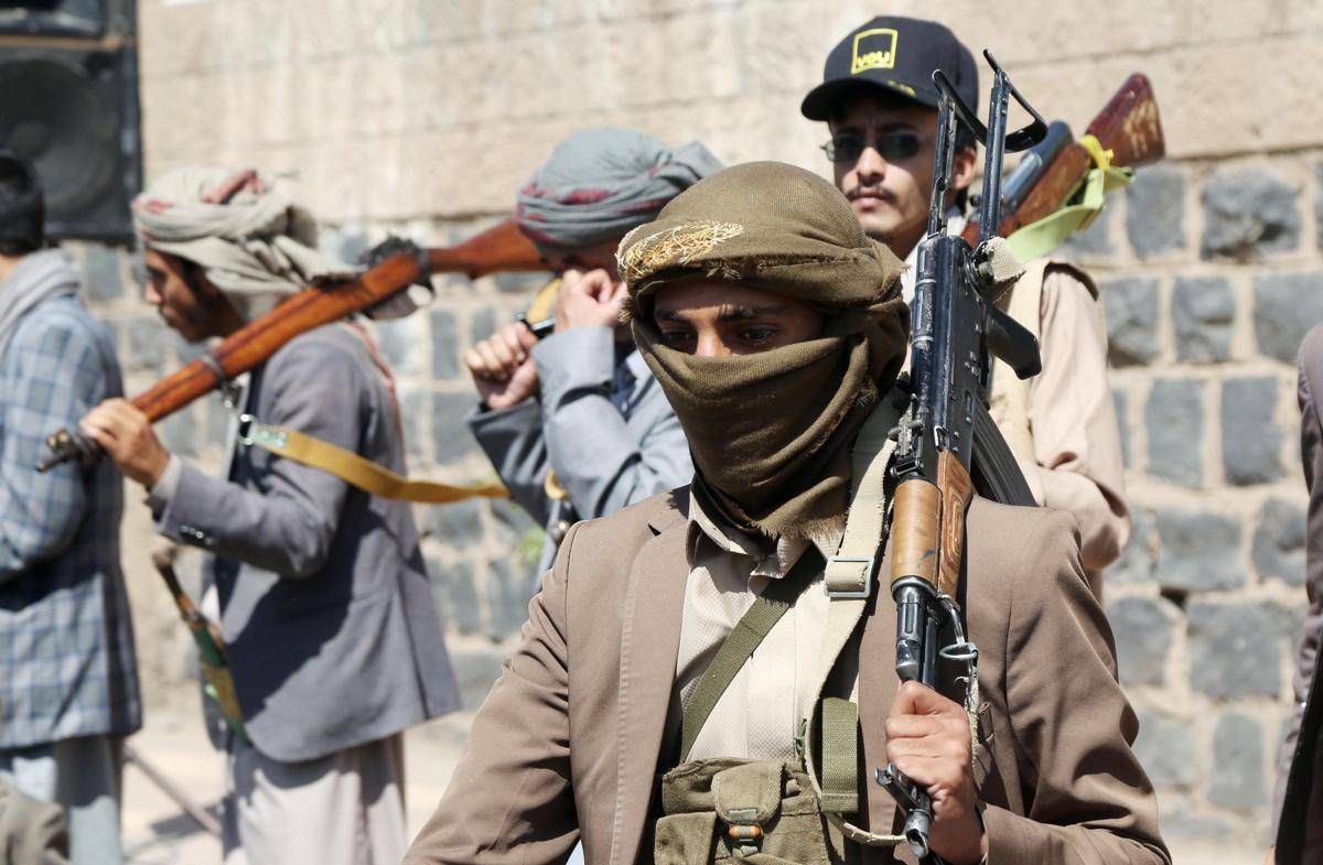Yemen, coalizione saudita annuncia "operazione speciale" a Sana'a. Houthi: "Dura risposta se colpite la città"