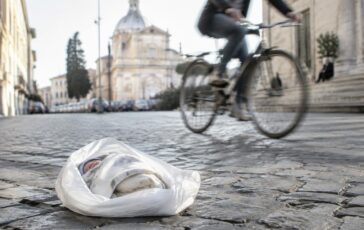 Abbandono di un neonato a Cinisello Balsamo: intervento urgente e indagini in corso