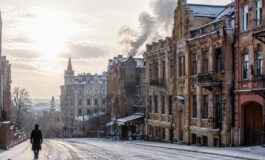 Allerta Russia: nuovi bombardamenti a Kyiv e avviso agli stranieri