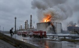 Attacco con droni in Leningrado: fuoco a terminale petrolifero