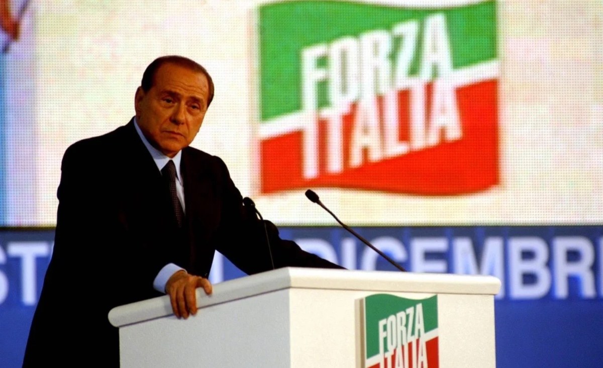 “Bocciato”, brutte notizie per Berlusconi: la beffa dopo la morte