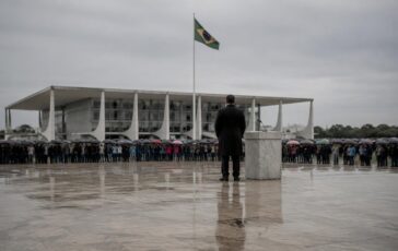 Brasile, risultato elettorale: Bolsonaro davanti ma senza maggioranza