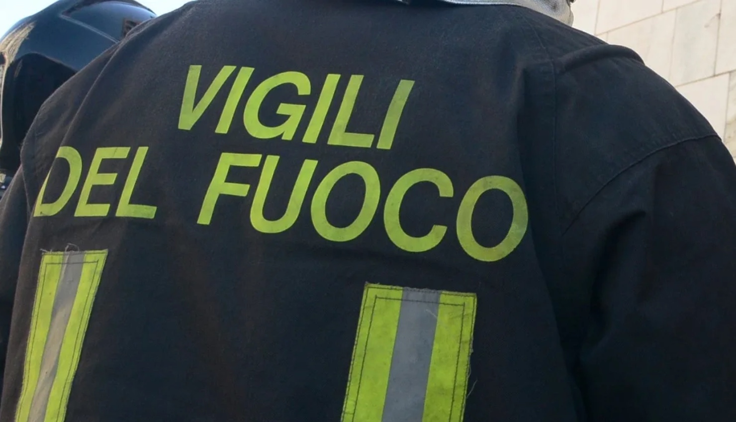 Nuova emergenza ambientale a Caivano: il sindaco ordina l'uso delle mascherine