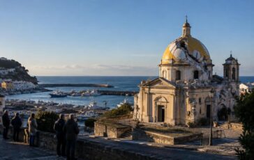 Chiesa del XVII secolo a Forio danneggiata da fulmine, zona 1 sotto allerta arancione