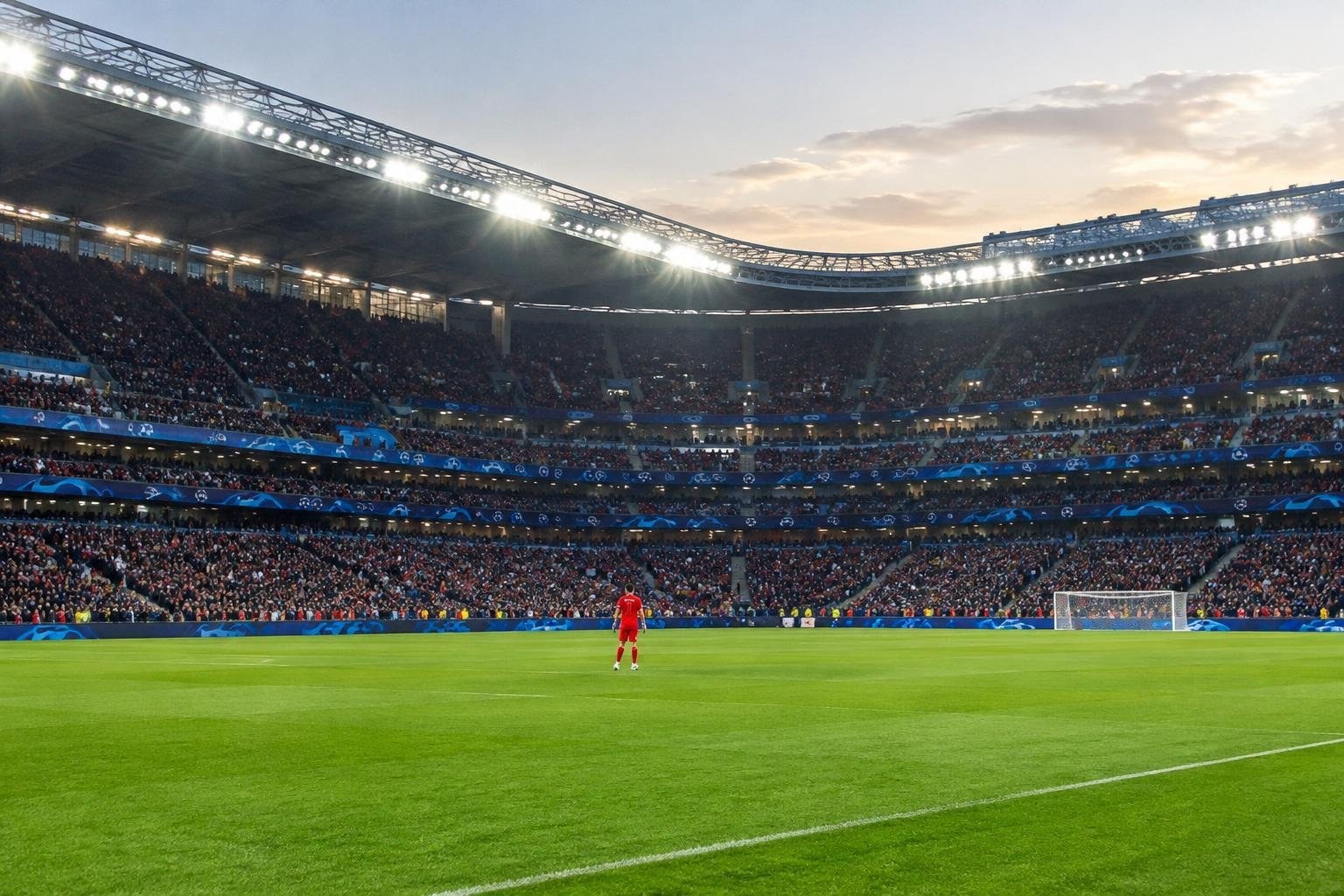 Como batte il Manchester United 4-1: la magia di Nico Paz