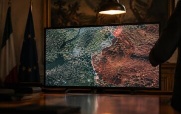 Difesa italiana avverte: limitare i sistemi satellitari all'Ucraina allunga il conflitto