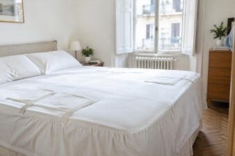 Donna fermata a Milano, il padre trovato imbavagliato in casa