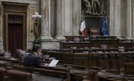 Il voto di scarto di 13 decide il reintegro dei medici no vax
