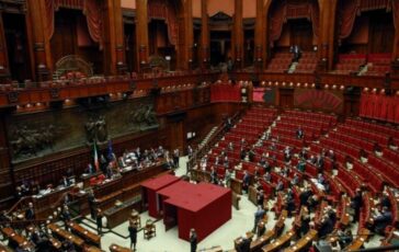 001-esponente-poltica-sinistra-garantire-giovani-diritti