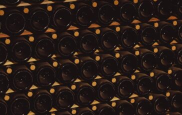 Maxi furto di vini pregiati: bottino da 5 milioni
