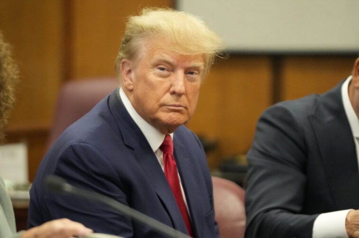 "Non so se la tua firma conti qualcosa", Trump sminuisce Melania