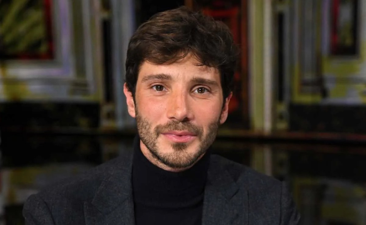 Notte di tensione a Milano, Stefano De Martino avrebbe chiesto aiuto ai carabinieri: cos'è successo