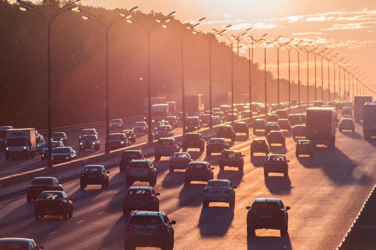 Ora si può fare retromarcia in autostrada: cosa dice il nuovo Codice, da quando sarà possibile