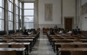 Prof.ssa Giunchi difende il laureato Youssef Siher dalla stampa