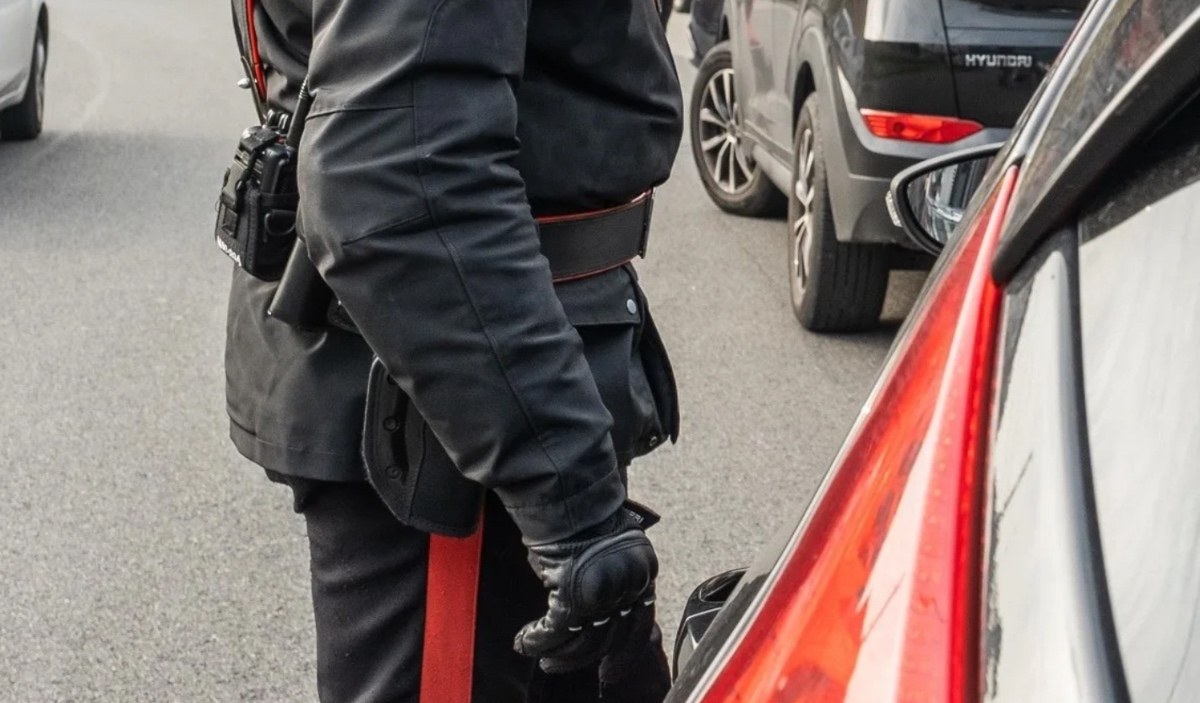 Roma, un’altra denuncia contro la minicar nera: donna spinta mentre era