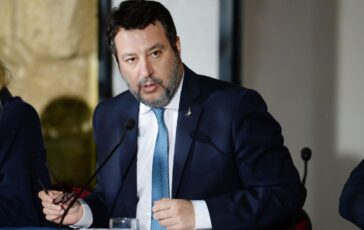 salvini confermato segretario per la quarta volta 364x230
