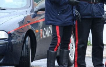 Sparatoria a Sardara: banditi assaltano l'armeria