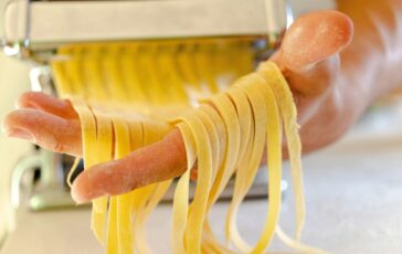 Scaffali vuoti nei supermercati, le proteste rallentano produzione di pasta