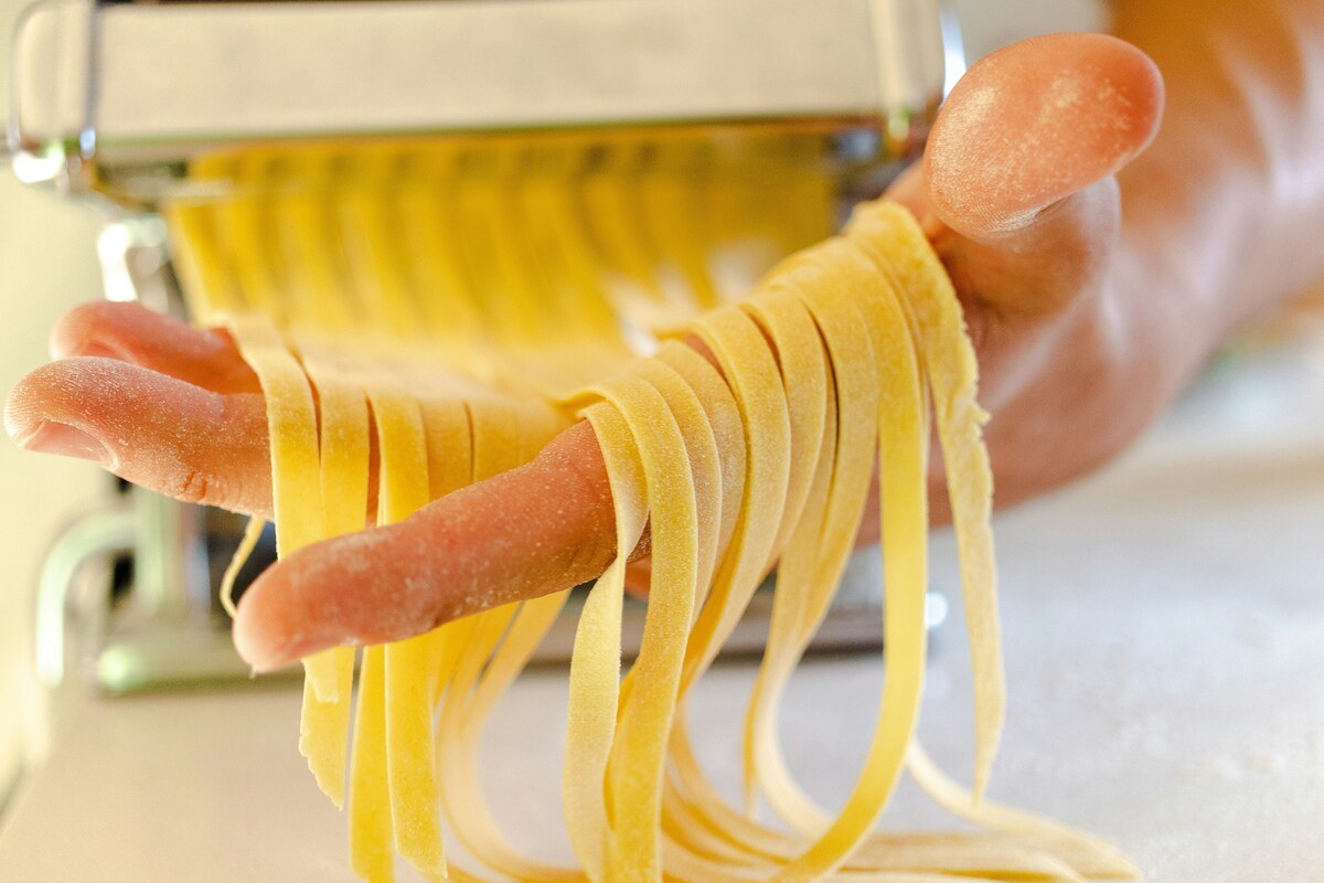Scaffali vuoti nei supermercati, le proteste rallentano produzione di pasta: fermi due grandi marchi