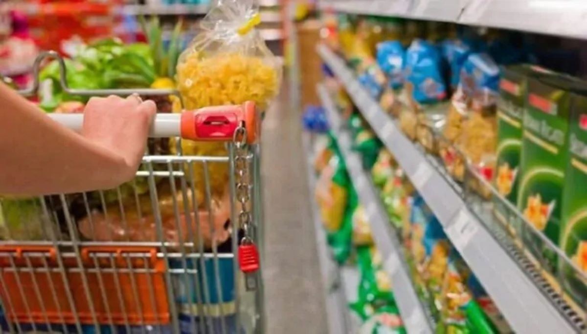 Sciopero degli autotrasportatori, allarme rincari: scaffali vuoti e forniture alimentari a rischio