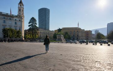 Scontri a Tirana e studenti in piazza: la crisi politica in Albania