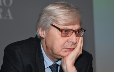 Sgarbi fuori dalla terapia intensiva, come sta il critico