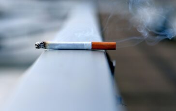 Sigarette, nuovi aumenti choc da oggi