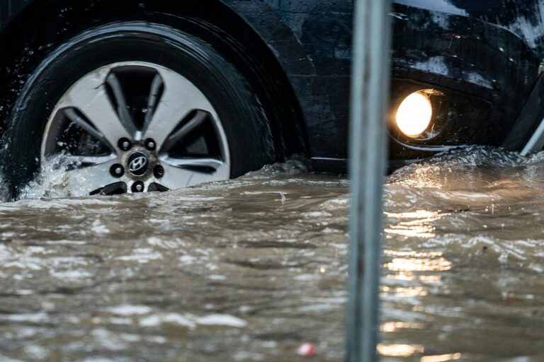 “Strade come fiumi”, è allerta rossa
