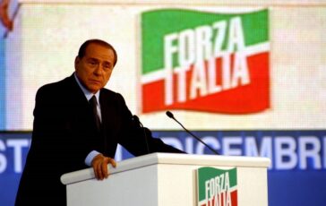 tentata estorsione silvio berlusconi