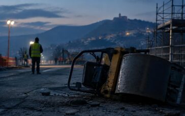 Tragedia a Valtopina: giovane operaio schiacciato da macchinario
