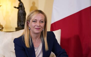 “Tutto perdonato”. Medici no vax, svolta storica di Meloni