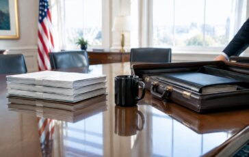 USA sospende le tariffe su petrolio russo, reazioni internazionali
