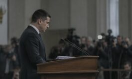 Zelensky: congelare il fronte e avviare negoziati, Trump spinge sulla cessione di terre