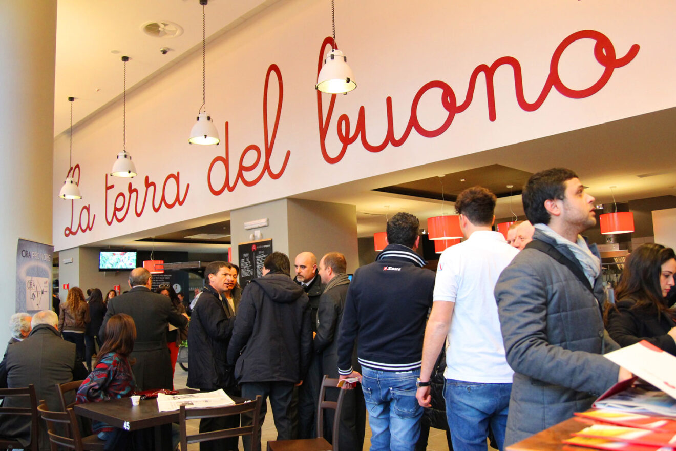 Centro Commerciale MilanoFiori aperto 1 gennaio