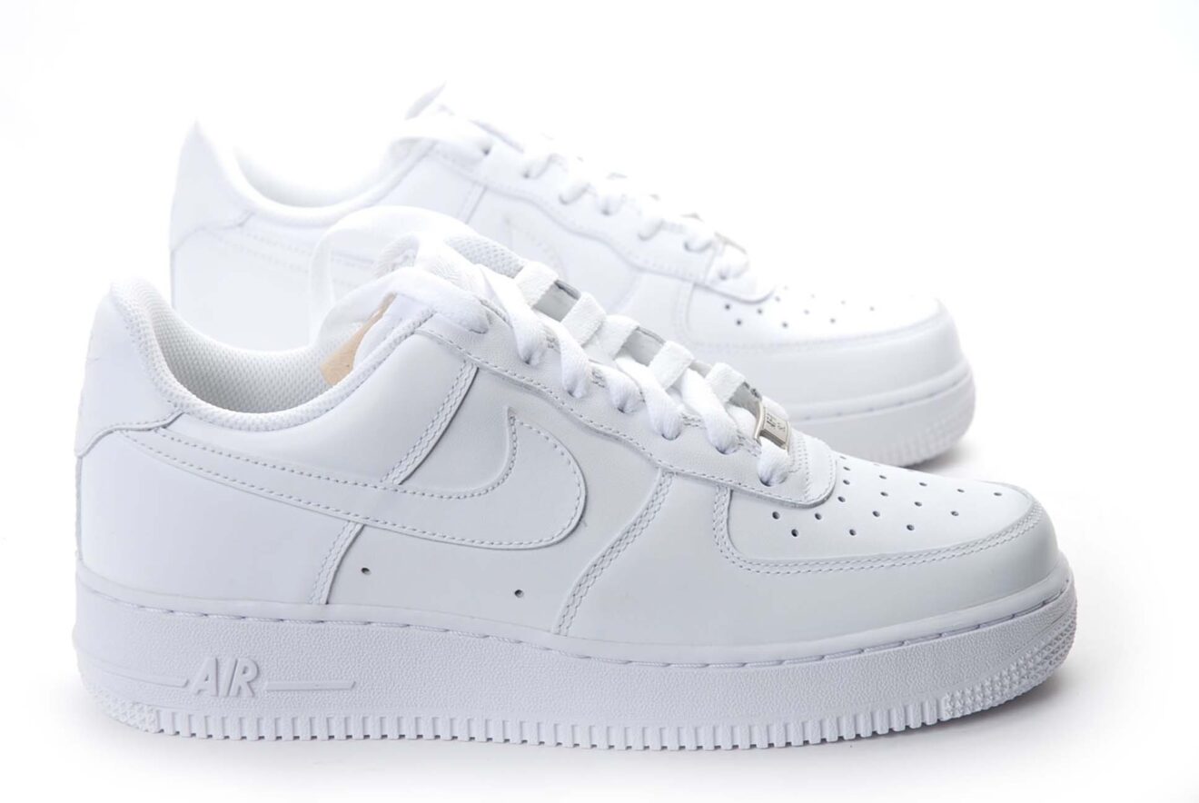 Scarpe nike air force bianche scontate