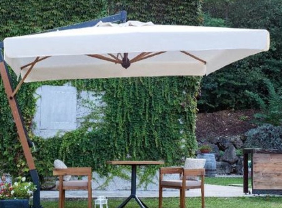 Ombrelloni da esterno per giardino: i migliori per l’estate 2025