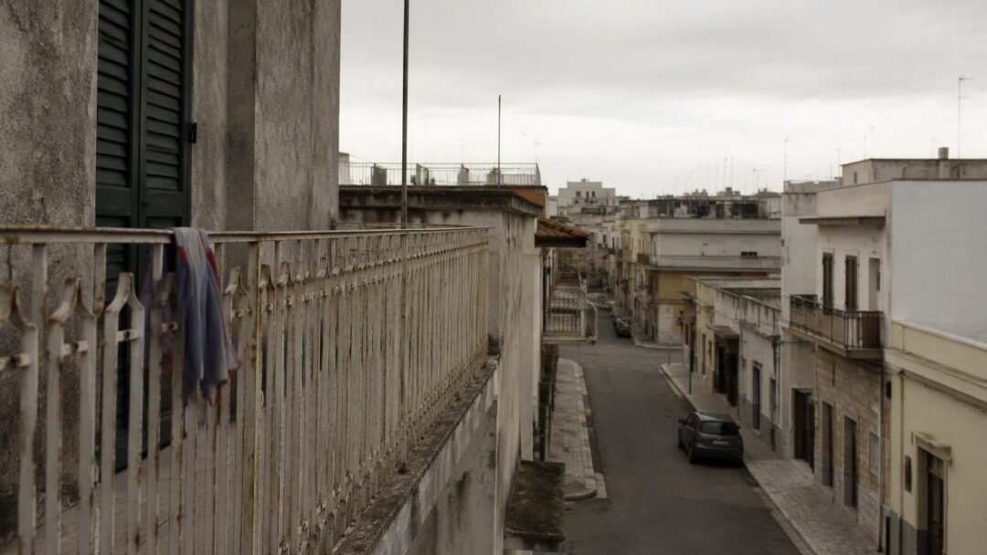 Caduta da balcone a Mesagne: bambina di 6 anni in codice rosso