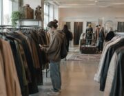 Outlet abbigliamento: guida pratica a sconti autentici