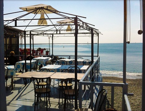 Coupon sconto per menù pizza per due persone in terrazza sul mare