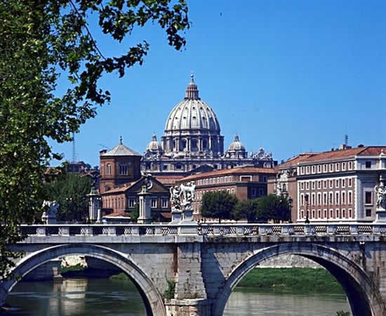 Sconti Roma per passeggiata serale per due persone a tema “Il Bestiario di Roma”