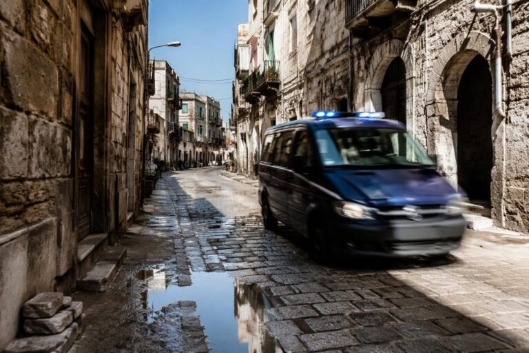 Arrestati due minorenni e un adulto per l’omicidio di un 45enne a Palermo