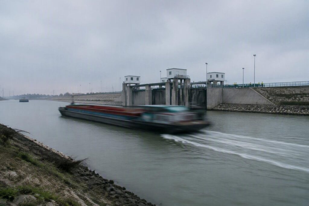 Prove di navigazione sul canale Pinglu: verso l’apertura prevista per settembre