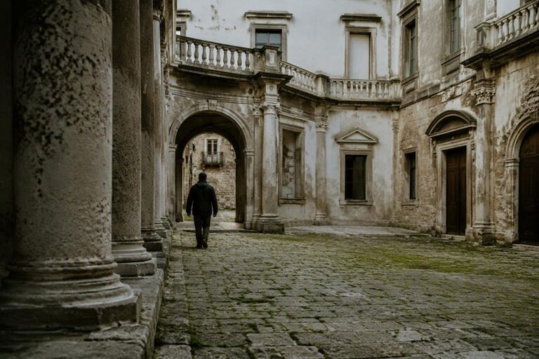 Scopri il Palazzo Pucci Martinez: visita guidata a Petralia Sottana il 26 agosto