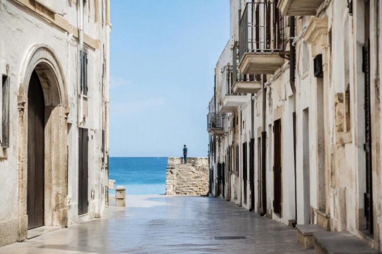 Carabinieri a Cefalù sequestrano 10 armi e un fucile clandestino