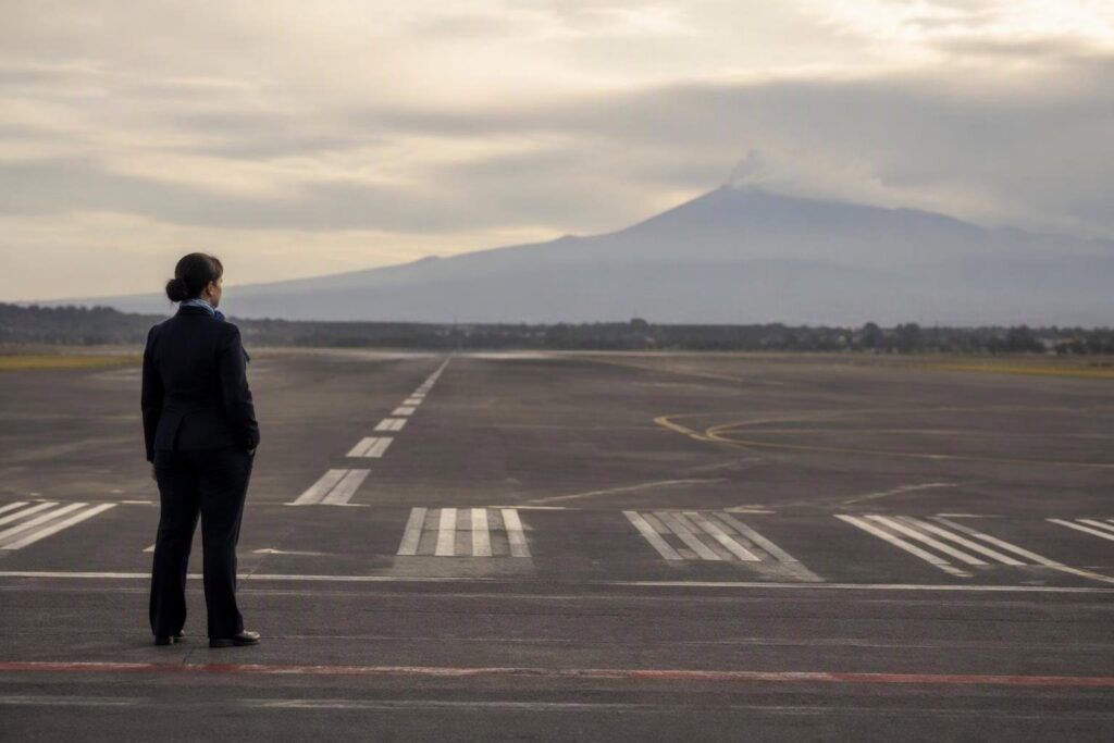Chiusura dei voli a Catania: cenere dell’Etna blocca lo scalo