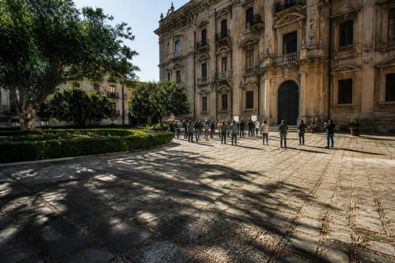 Palermo, manifestazione dei negozianti per un tavolo sulla catechesi