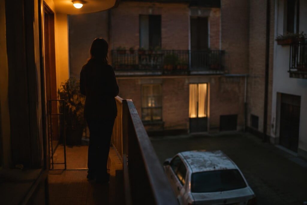 Salvataggio drammatico al secondo piano di una palazzina di Pordenone