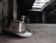 Icone macho e cultura queer: l’eredità dei Village People