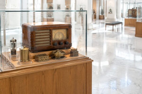 La Fada Model 1000 di Renzo Arbore entra nel Museo Rai di Torino